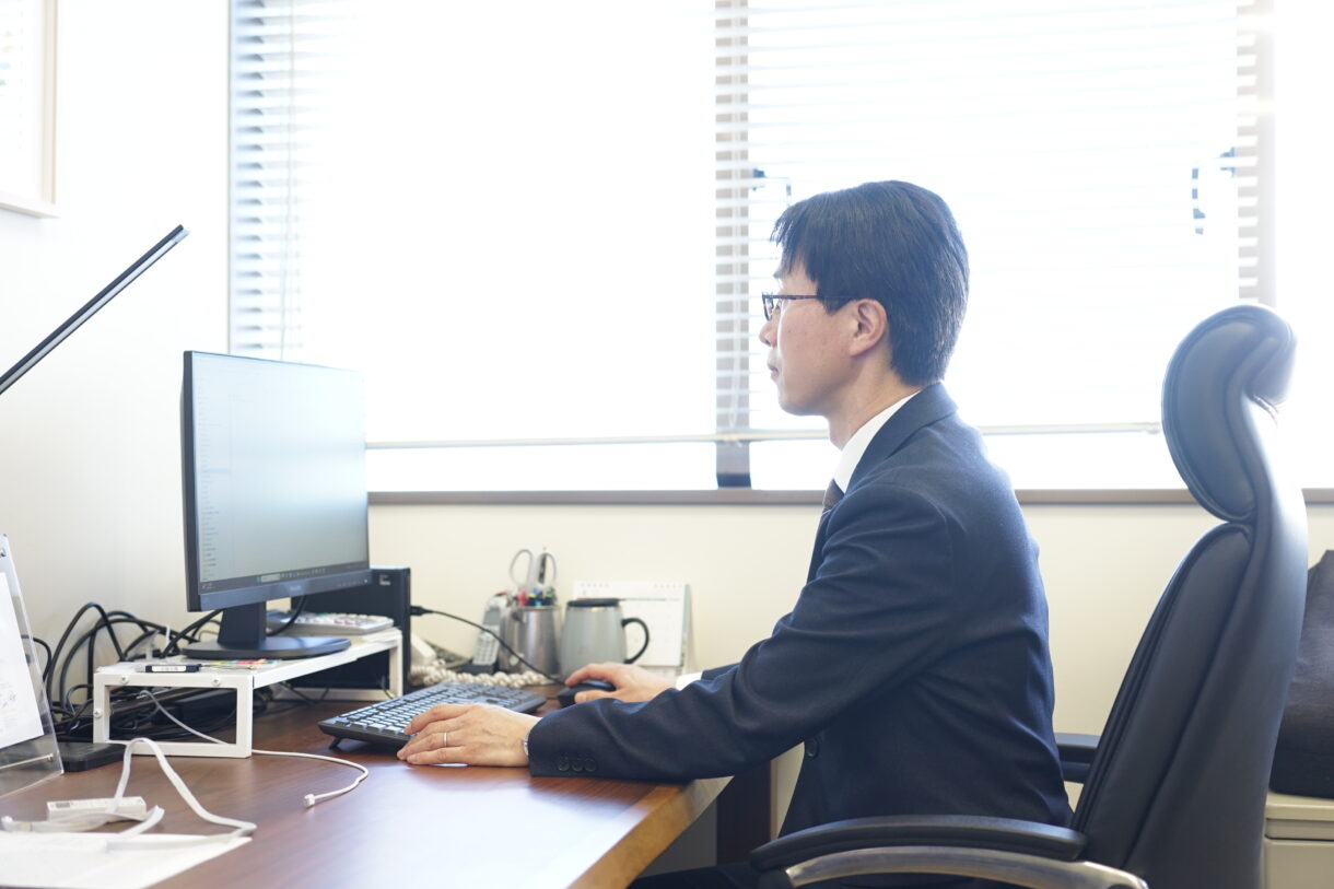 浅野 謙一 教授