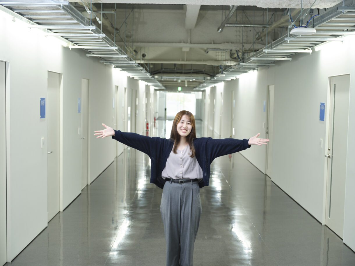 情報連携学部のビル・INIAD HUB-1