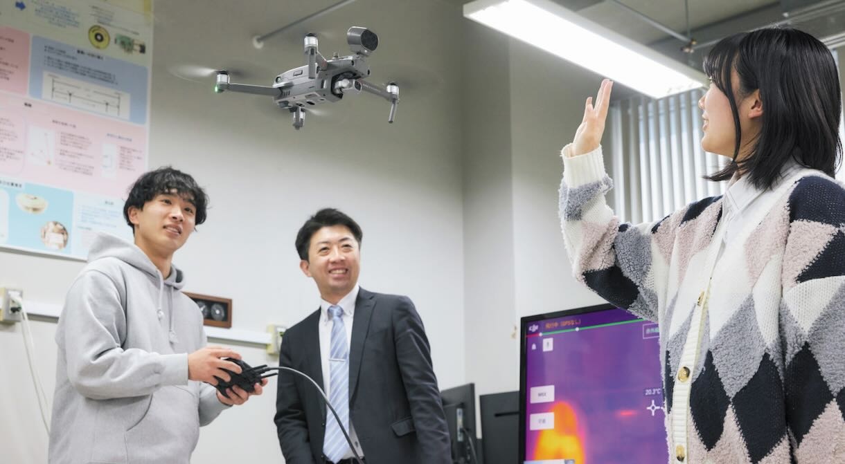 情報学部イメージ