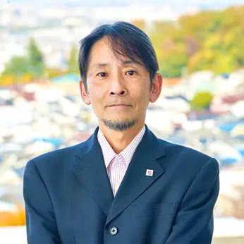 横山 真男 教授