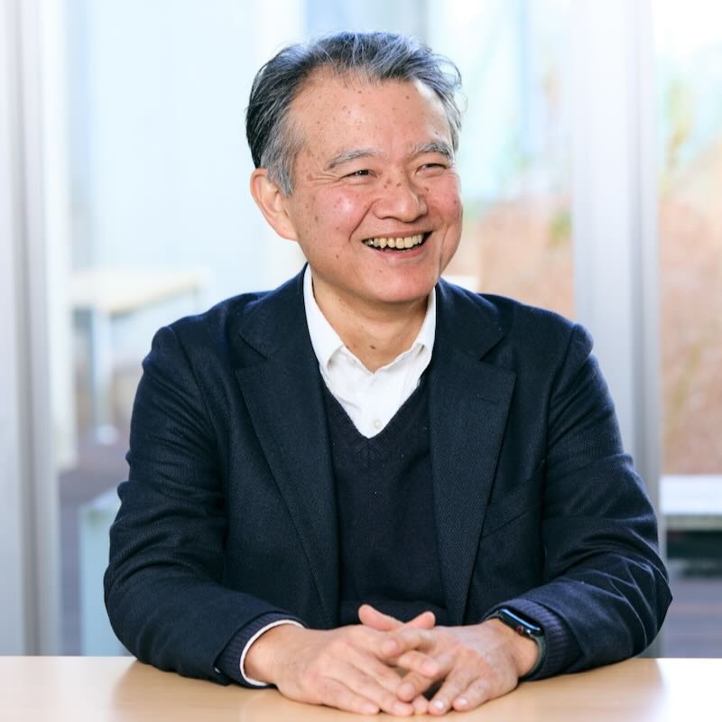 東郷 賢 教授