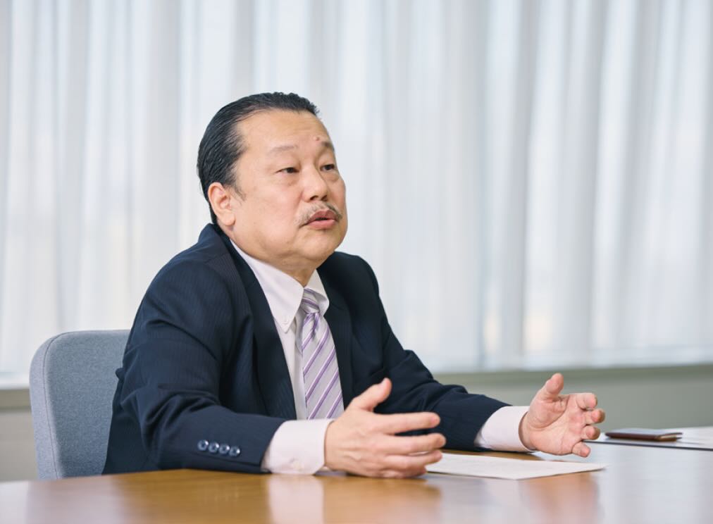 荒木 万寿夫教授